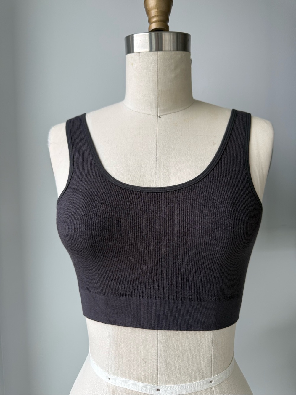 C’est Moi Ribbed V Neck Crop Sports Bra